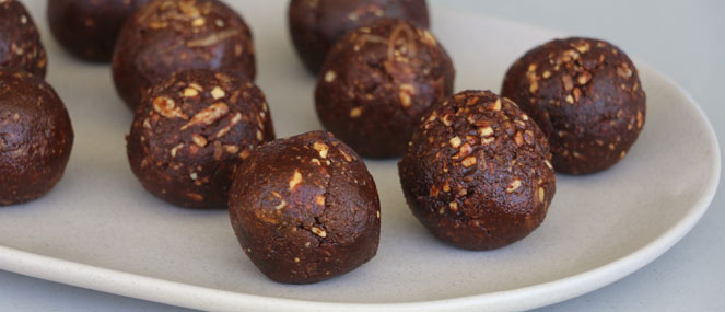 Picnic chocolate bar balls
