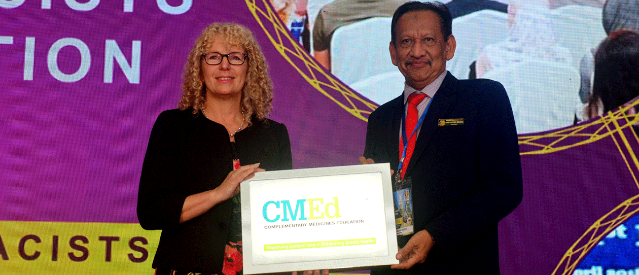 Director of Blackmores Institute Dr Lesley Braun and President of MPS Mr Amrahi Bin Buang.