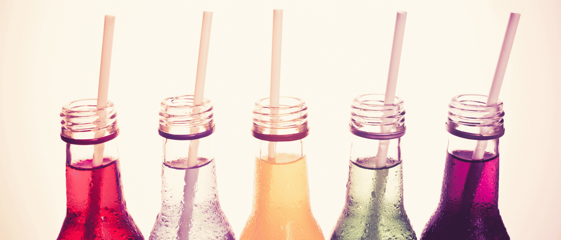 iStockFourColurfulDrinkswithStraws1920px823pxgif